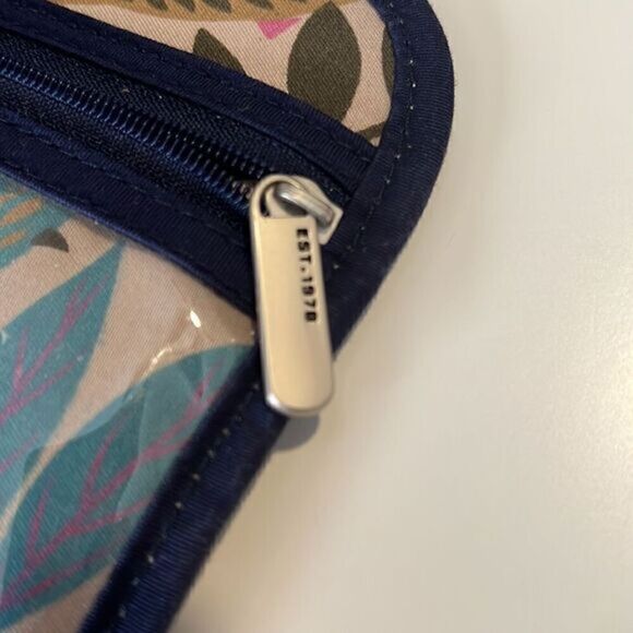 Travelon Navy Blue Trifold Three Compartments Hanging Toiletry Bag - Picture 12 of 14